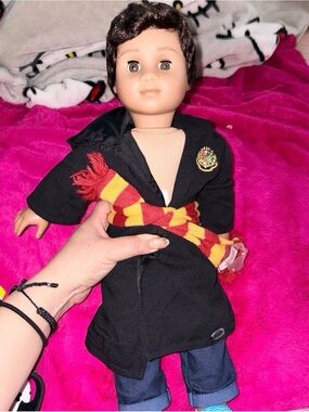 American Girl Doll truly me 76 with Harry Potter Cape and Scarf